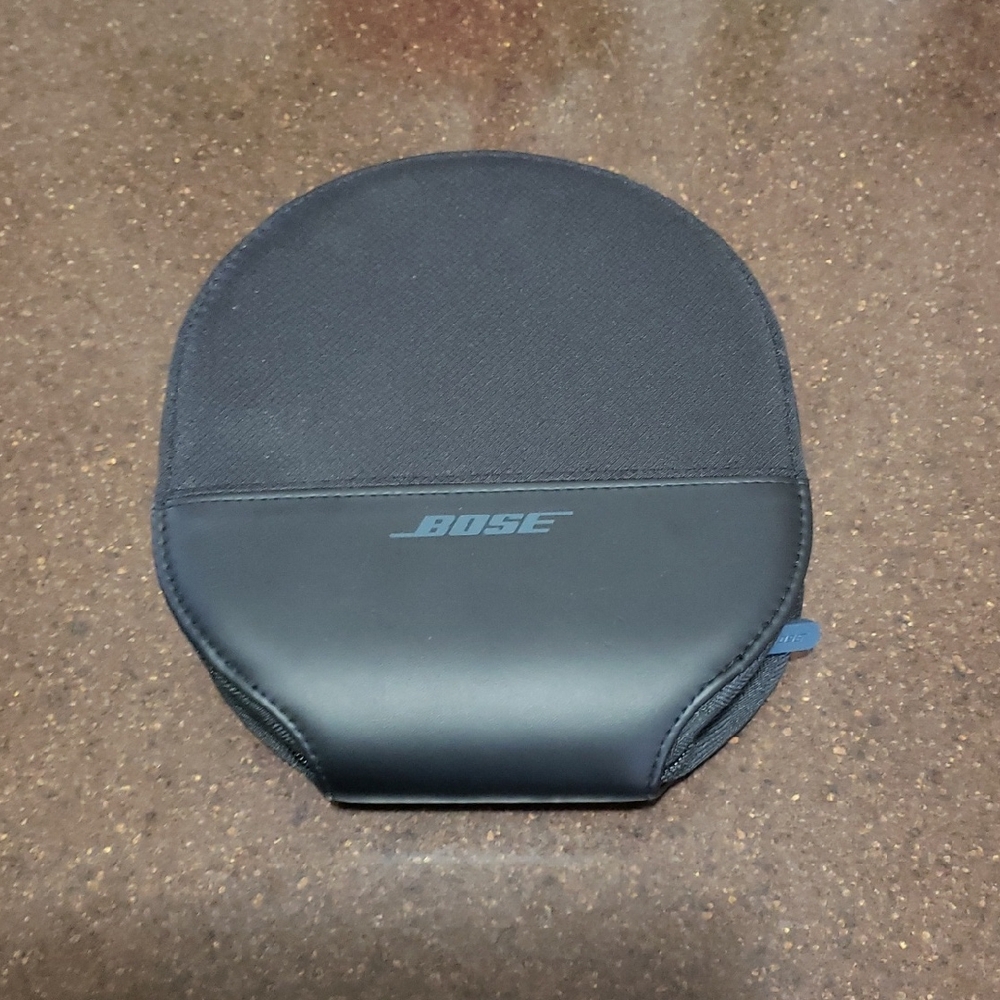 Bose Case Only For SoundLink AE2 Around-Ear II headphones.